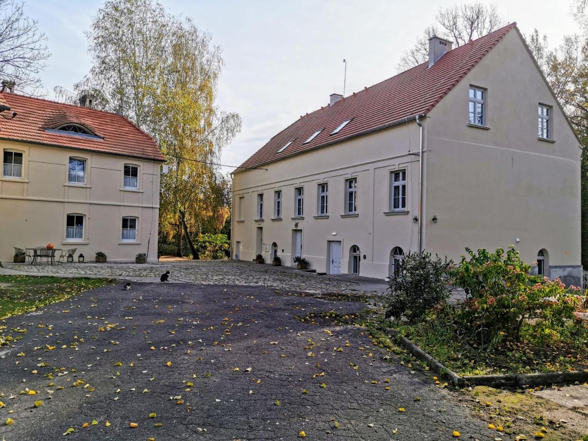 Palac I Folwark Brzeznica Brzeznica  Esterno foto